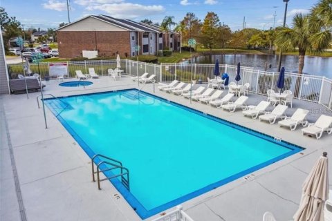 Condo in Saint Petersburg, Florida, 1 bedroom  № 2400339 - photo 27