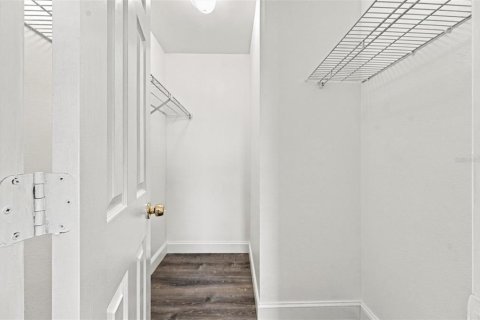 Condo in Saint Petersburg, Florida, 1 bedroom  № 2400339 - photo 20
