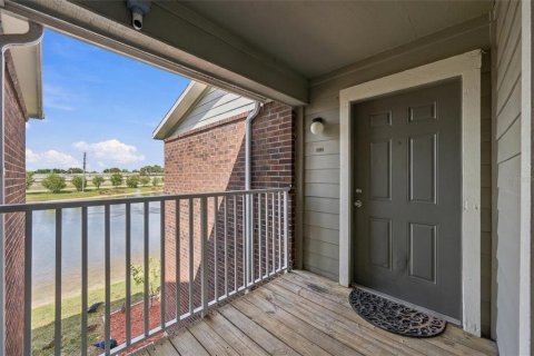 Condo in Saint Petersburg, Florida, 1 bedroom  № 2400339 - photo 2