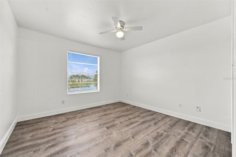 Condo in Saint Petersburg, Florida, 1 bedroom  № 2400339 - photo 18