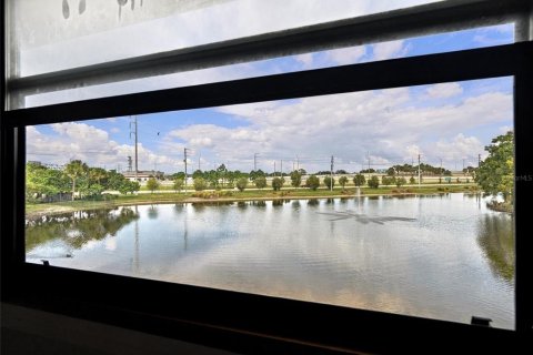 Condo in Saint Petersburg, Florida, 1 bedroom  № 2400339 - photo 16