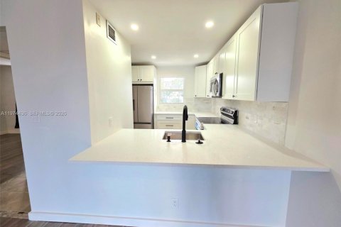 Copropriété à vendre à Oakland Park, Floride: 2 chambres, 90.58 m2 № 2041231 - photo 12