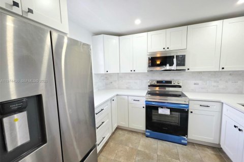 Copropriété à vendre à Oakland Park, Floride: 2 chambres, 90.58 m2 № 2041231 - photo 3