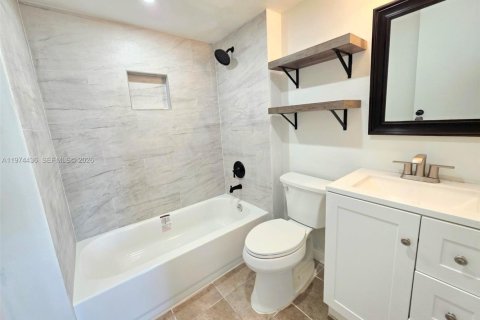 Copropriété à vendre à Oakland Park, Floride: 2 chambres, 90.58 m2 № 2041231 - photo 30