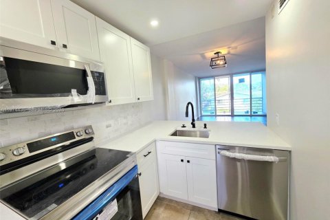 Copropriété à vendre à Oakland Park, Floride: 2 chambres, 90.58 m2 № 2041231 - photo 2