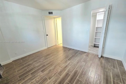 Copropriété à vendre à Oakland Park, Floride: 2 chambres, 90.58 m2 № 2041231 - photo 19