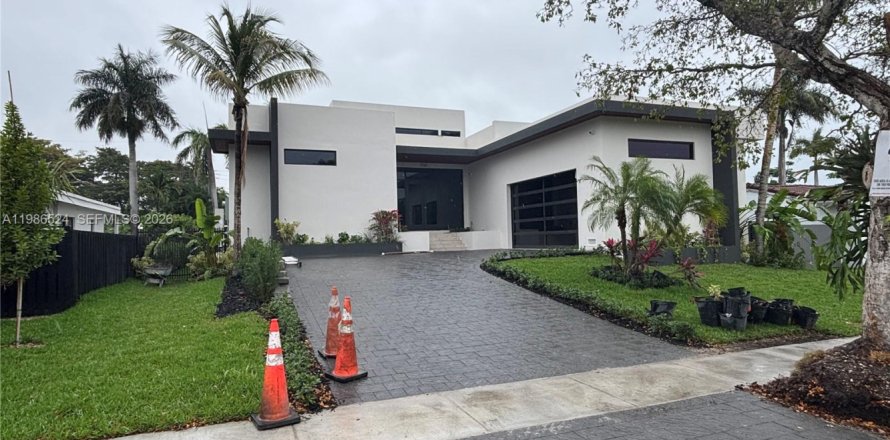 Villa ou maison à North Miami, Floride 5 chambres, 288.18 m2 № 2048246
