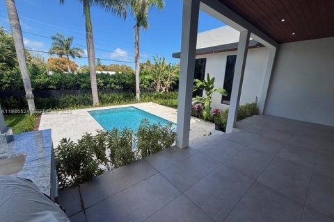 Villa ou maison à vendre à North Miami, Floride: 5 chambres, 288.18 m2 № 2048246 - photo 3