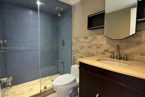 Condominio en alquiler en Hallandale Beach, Florida, 2 dormitorios, 108.23 m2 № 2026656 - foto 13