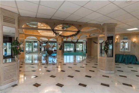 Condominio en alquiler en Hallandale Beach, Florida, 2 dormitorios, 108.23 m2 № 2026656 - foto 22