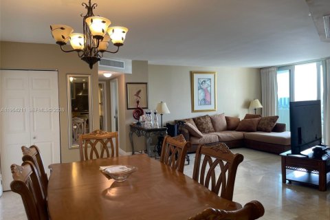 Condominio en alquiler en Hallandale Beach, Florida, 2 dormitorios, 108.23 m2 № 2026656 - foto 6