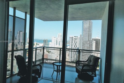 Condominio en alquiler en Miami, Florida, 1 dormitorio, 71.35 m2 № 1989308 - foto 5