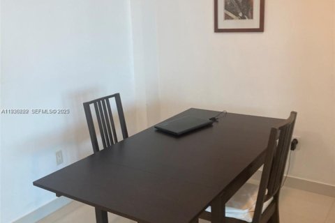 Condominio en alquiler en Miami, Florida, 1 dormitorio, 71.35 m2 № 1989308 - foto 24