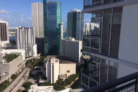 Condominio en alquiler en Miami, Florida, 1 dormitorio, 71.35 m2 № 1989308 - foto 3
