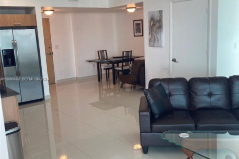 Condominio en alquiler en Miami, Florida, 1 dormitorio, 71.35 m2 № 1989308 - foto 10