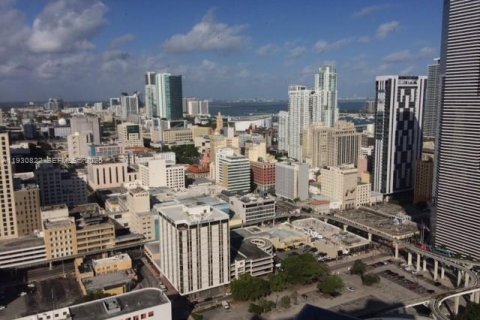 Condominio en alquiler en Miami, Florida, 1 dormitorio, 71.35 m2 № 1989308 - foto 2