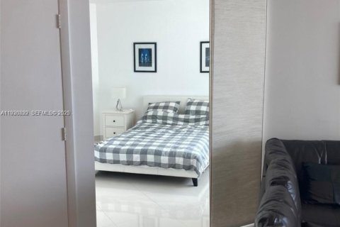 Condominio en alquiler en Miami, Florida, 1 dormitorio, 71.35 m2 № 1989308 - foto 20