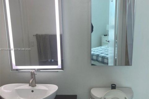 Condominio en alquiler en Miami, Florida, 1 dormitorio, 71.35 m2 № 1989308 - foto 27