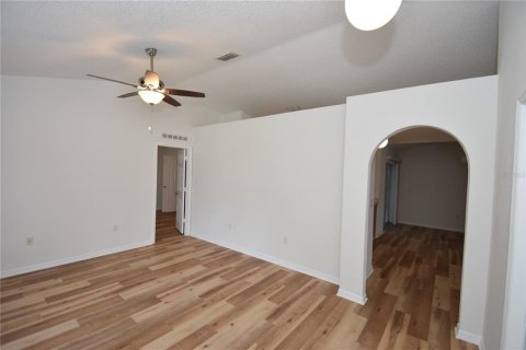 Villa ou maison à louer à Palm Coast, Floride: 4 chambres, 160.54 m2 № 2197537 - photo 5