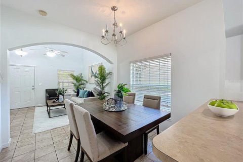 Touwnhouse à vendre à Orlando, Floride: 4 chambres, 187.01 m2 № 1907341 - photo 10