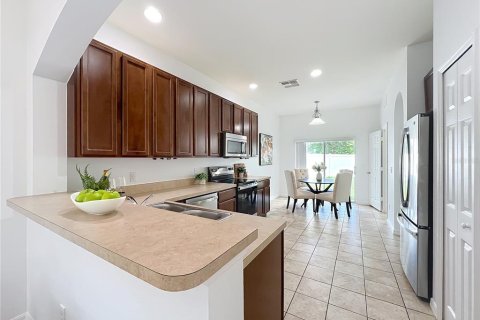Touwnhouse à vendre à Orlando, Floride: 4 chambres, 187.01 m2 № 1907341 - photo 13