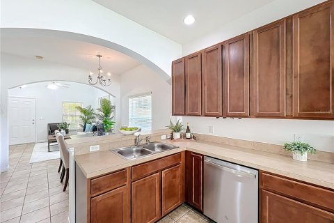 Touwnhouse à vendre à Orlando, Floride: 4 chambres, 187.01 m2 № 1907341 - photo 12