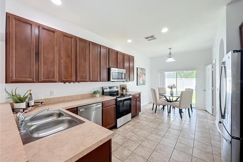 Touwnhouse à vendre à Orlando, Floride: 4 chambres, 187.01 m2 № 1907341 - photo 15