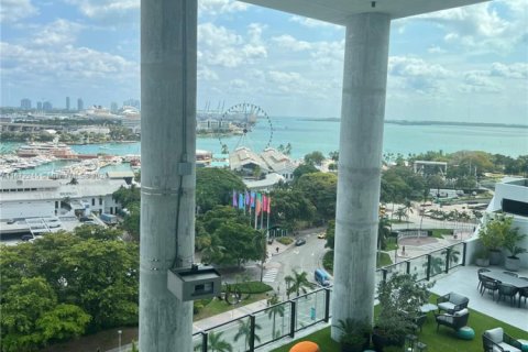 Condo in Miami, Florida, 1 bedroom  № 1725837 - photo 30