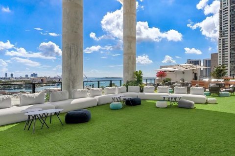Condo in Miami, Florida, 1 bedroom  № 1725837 - photo 29