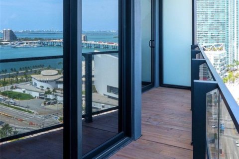 Condo in Miami, Florida, 1 bedroom  № 1725837 - photo 16