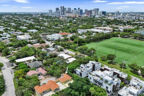 Touwnhouse à louer à Fort Lauderdale, Floride: 4 chambres, 240.25 m2 № 2262532 - photo 6