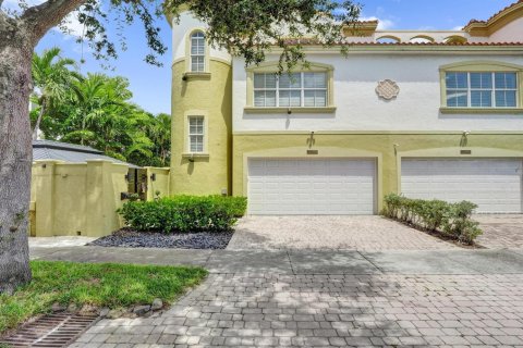 Touwnhouse à louer à Fort Lauderdale, Floride: 4 chambres, 240.25 m2 № 2262532 - photo 2