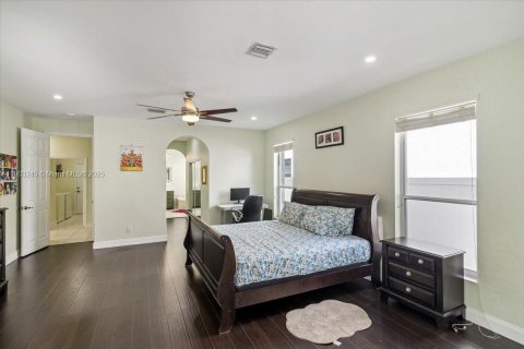 Casa en venta en Miramar, Florida, 4 dormitorios, 332.5 m2 № 1954532 - foto 25
