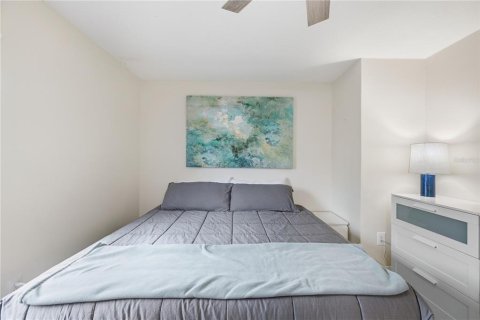 Villa ou maison à louer à Tampa, Floride: 3 chambres, 140.93 m2 № 2391116 - photo 12