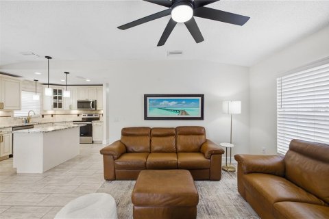 Villa ou maison à louer à Tampa, Floride: 3 chambres, 140.93 m2 № 2391116 - photo 6