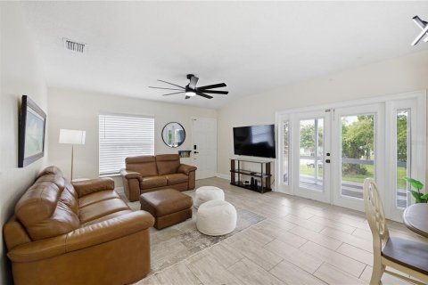 Villa ou maison à louer à Tampa, Floride: 3 chambres, 140.93 m2 № 2391116 - photo 22