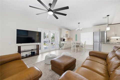 Villa ou maison à louer à Tampa, Floride: 3 chambres, 140.93 m2 № 2391116 - photo 7