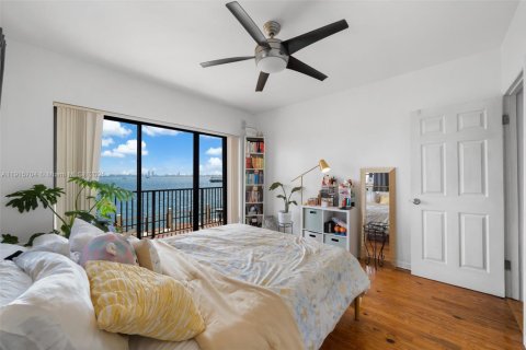 Купить кондоминиум в Майами, Флорида 2 спальни, 87.42м2, № 1971795 - фото 4