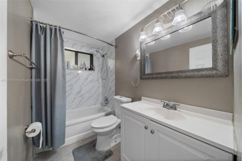 Купить кондоминиум в Майами, Флорида 2 спальни, 87.42м2, № 1971795 - фото 14