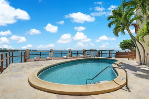 Купить кондоминиум в Майами, Флорида 2 спальни, 87.42м2, № 1971795 - фото 18