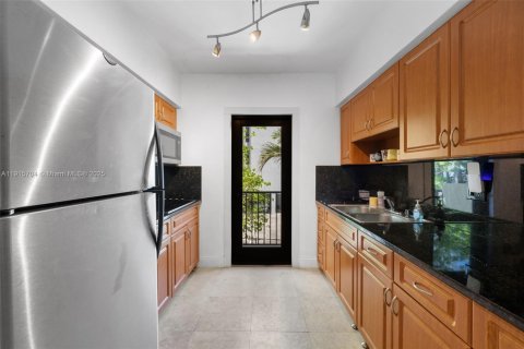 Купить кондоминиум в Майами, Флорида 2 спальни, 87.42м2, № 1971795 - фото 8