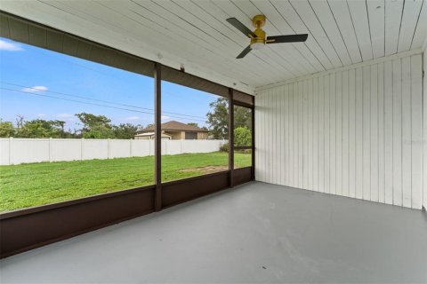 Villa ou maison à vendre à Port Charlotte, Floride: 3 chambres, 132.57 m2 № 2413517 - photo 22