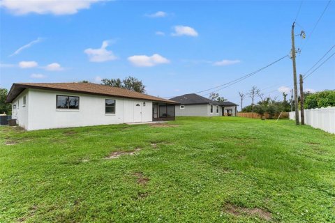 Villa ou maison à vendre à Port Charlotte, Floride: 3 chambres, 132.57 m2 № 2413517 - photo 24