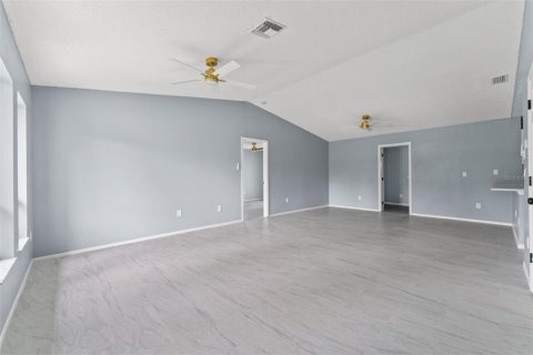 Villa ou maison à vendre à Port Charlotte, Floride: 3 chambres, 132.57 m2 № 2413517 - photo 4