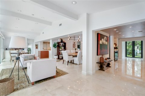 House in Pinecrest, Florida 4 bedrooms, 369.57 sq.m. № 1947386 - photo 6