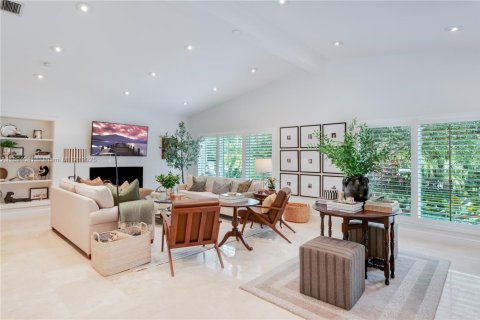 House in Pinecrest, Florida 4 bedrooms, 369.57 sq.m. № 1947386 - photo 16