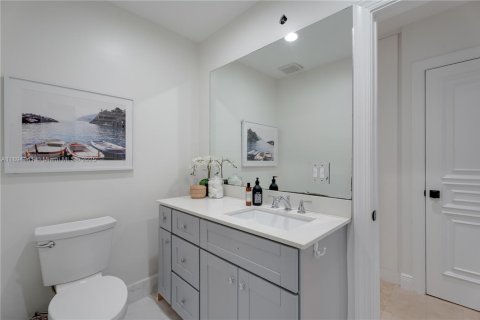 House in Pinecrest, Florida 4 bedrooms, 369.57 sq.m. № 1947386 - photo 30