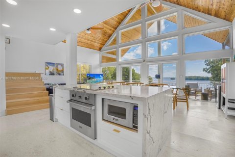 House in Key Largo, Florida 3 bedrooms, 158.96 sq.m. № 1865192 - photo 22