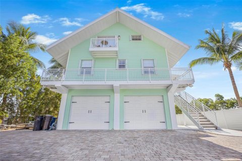 House in Key Largo, Florida 3 bedrooms, 158.96 sq.m. № 1865192 - photo 3