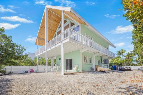 House in Key Largo, Florida 3 bedrooms, 158.96 sq.m. № 1865192 - photo 5